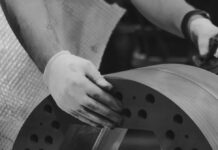 Технології, політика та кризи: огляд останніх подій