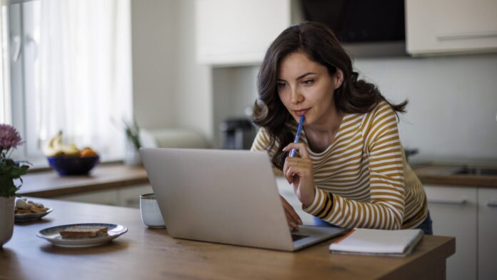 b982e47c-e3be-45e7-8191-6faed1b56c1a