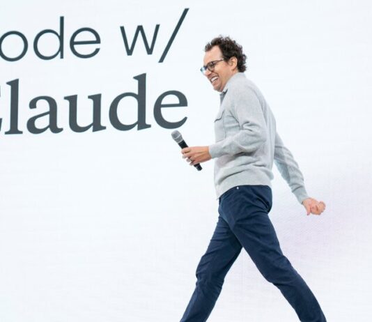 Інструменти програмування, керовані штучним інтелектом, демократизують створення програмного забезпечення: зростання «Vibecoding»