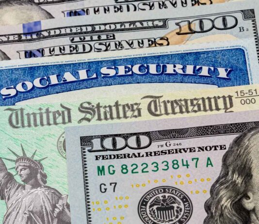 Адміністрація Трампа посилює доступ до соціального забезпечення: нові правила та скорочення послуг