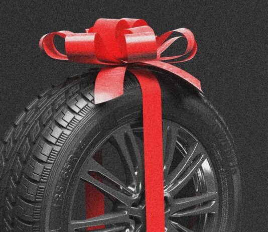 Покупці автомобілів продовжують віддавати перевагу автосалонам: онлайн-продажі відстають, незважаючи на зусилля галузі