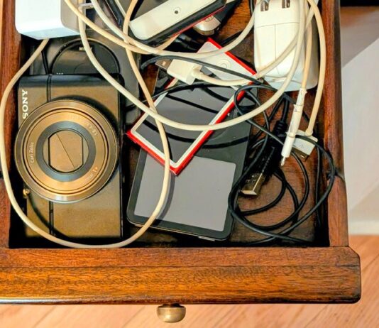 Повернення до забутих технологій: путівник по старим гаджетам