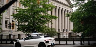 Waymo надає тиск на мешканців Вашингтона, О.К., щоб ті підтримували Твердження Безпілотних Таксі