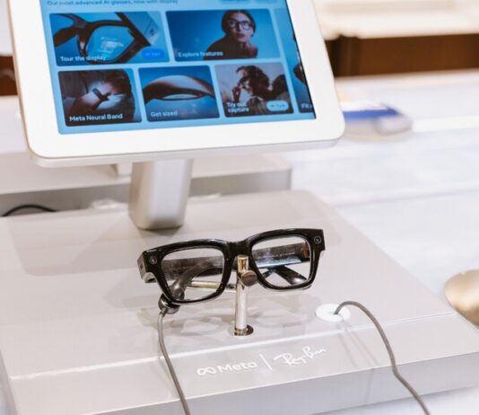 Meta Повертає Розпізнавання Облич у Розумних Окулярах на Фоні Дебатів про Конфіденційність