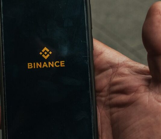 Розслідування Binance виявило відмивання $1.7 млрд у криптовалюті в Ірані, слідчих звільнено