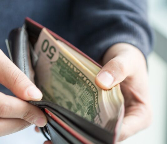 Ставка податку на бонуси: як оподатковуються бонуси у 2025 та 2026 роках?