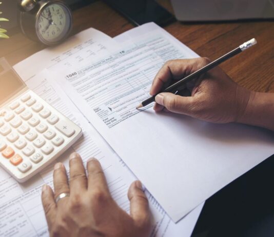 Використання ІІ для Заповнення Податкової Декларації: Як Gemini Може Допомогти у 2025 році