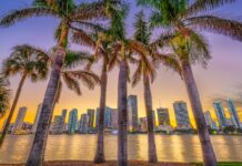 Американські домовласники стикаються зі зростанням плати за HOA: 10 міст з найвищими витратами