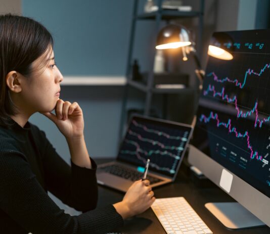 Комісії Crypto.com: Повне керівництво на 2024 рік