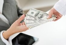 Шість Фінансових Помилок, Які Знищують Ваш Добробут, На думку експертів