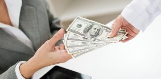 Шість Фінансових Помилок, Які Знищують Ваш Добробут, На думку експертів