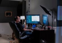 Висока Ціна Опору ICE: Активізм, Технології та Особиста Катастрофа