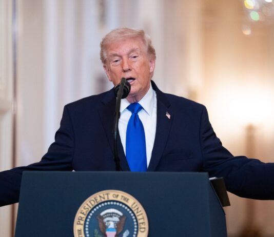 Нові мита на фармацевтику можуть подвоїти вартість життєво важливих ліків