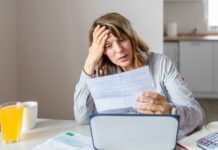 5 фінансових пасток, які можуть поставити під загрозу вашу пенсію після 50 років