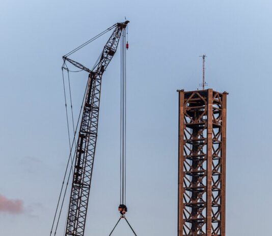 SpaceX Конфіденційно Подає Заявку на IPO, Потенційна Оцінка Компанії Перевищує $1 Трильйон