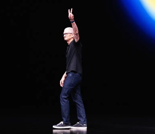 Apple оголошує про зміну керівництва: Тім Кук залишає посаду генерального директора