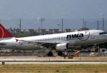 Як Northwest Airlines об’єднався з Delta: історія розширення та банкрутства